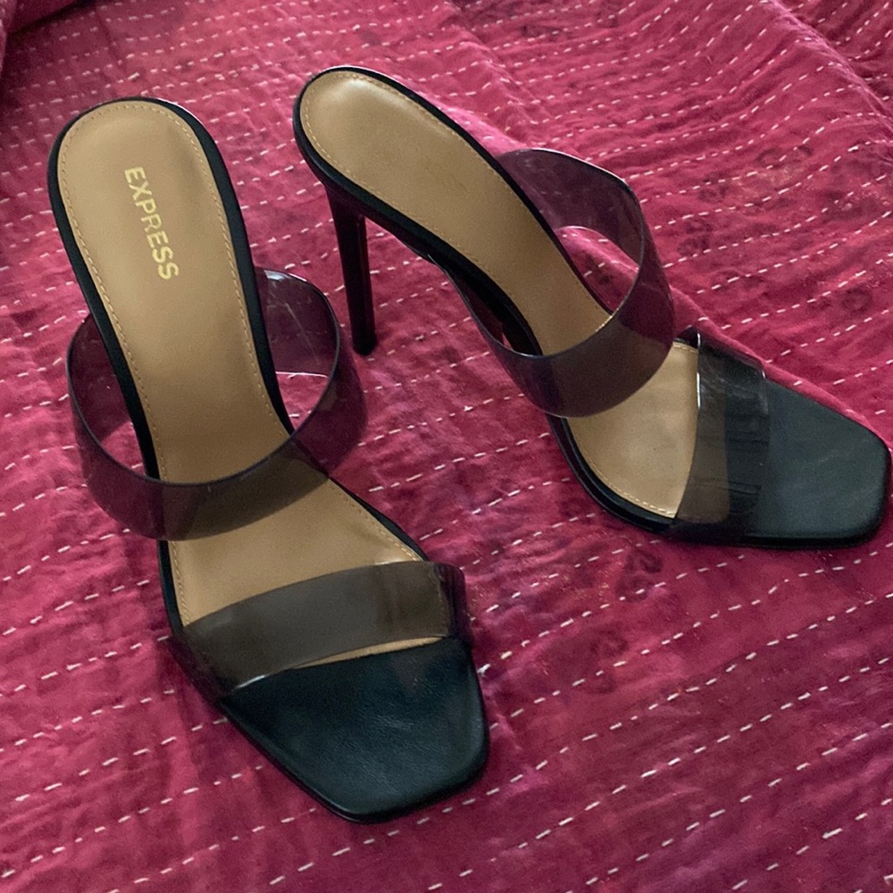 Super Cute Express Sandals! Size 9.5 M